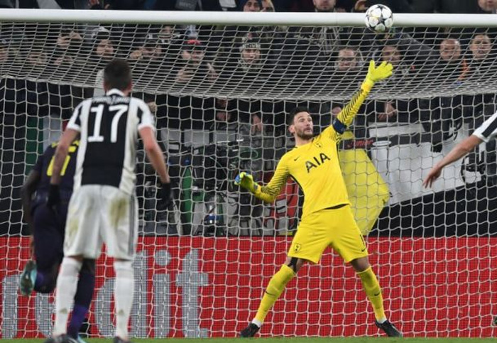 Higuain-penalty-miss.jpg