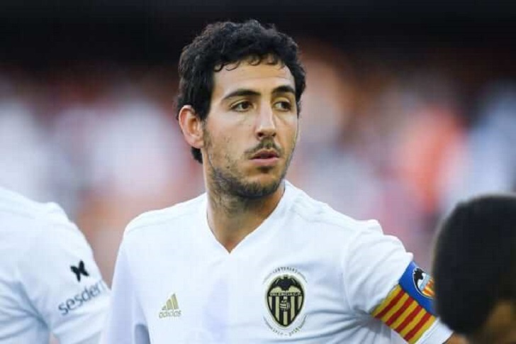 Daniel Parejo in action for Valencia.