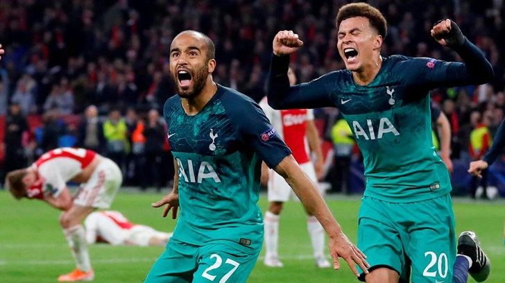 Lucas Moura in action for Tottenham Hotspur.