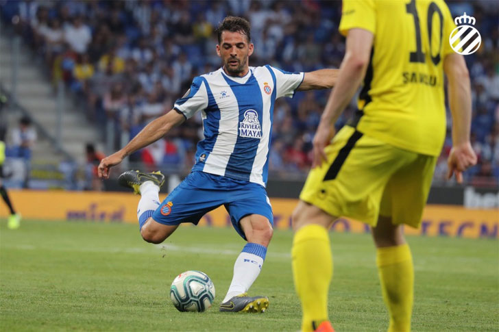 Víctor Sanchez in action for Espanyol